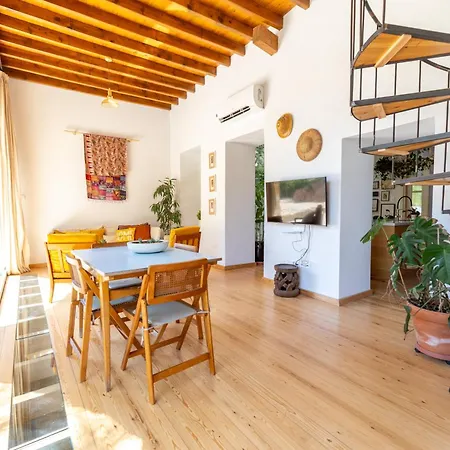 Wealthystays - 1927 Heritage House Ferienhaus Nikosia
