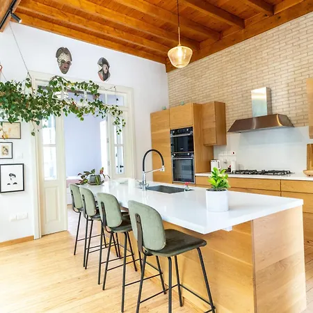 1927 Heritage House - Indoor Garden , Old Holiday home