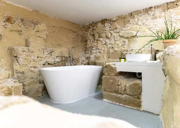 1927 Heritage House - Indoor Garden , Old Nicosia